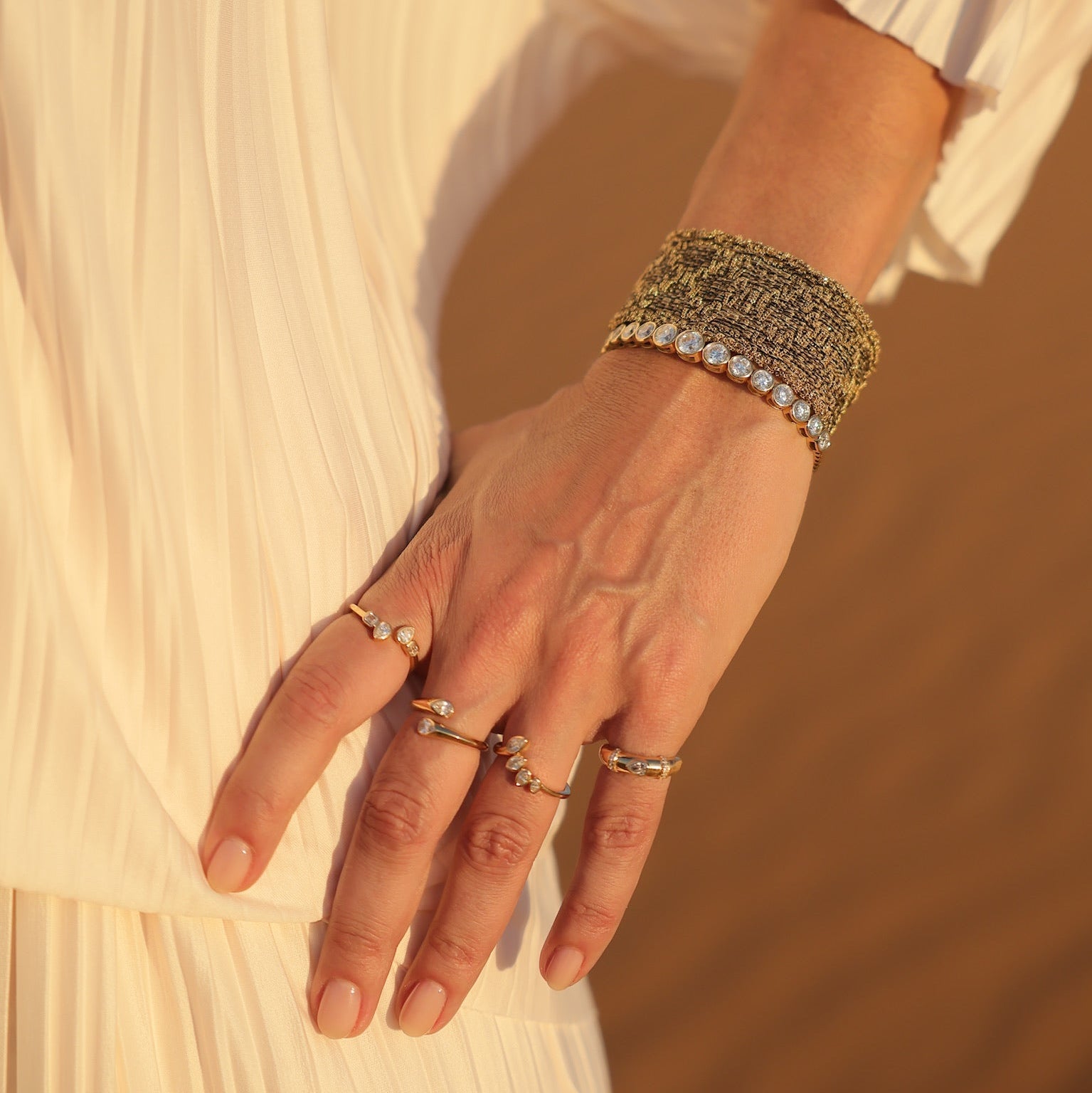 Dégradé Diamond Bezel Bangle in 18K Yellow Gold